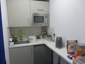 18 Vera Ave, London for lease Interior Photo- Image 1 of 4