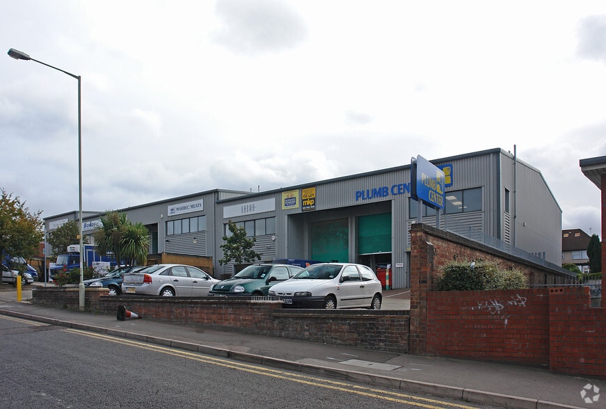 Apsley Way, London for lease - Building Photo - Image 2 of 2