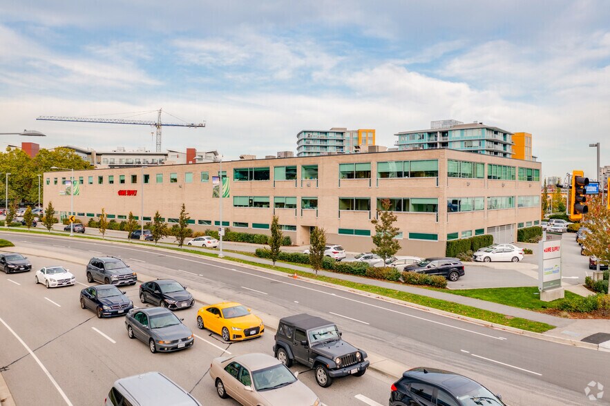 7671 Alderbridge Way, Richmond, BC à louer - Photo du bâtiment - Image 1 de 11