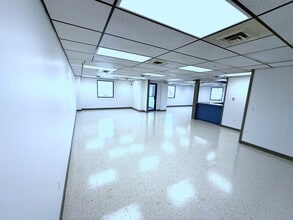 3100 Lento Blvd, Bethel Park, PA for lease Interior Photo- Image 1 of 33