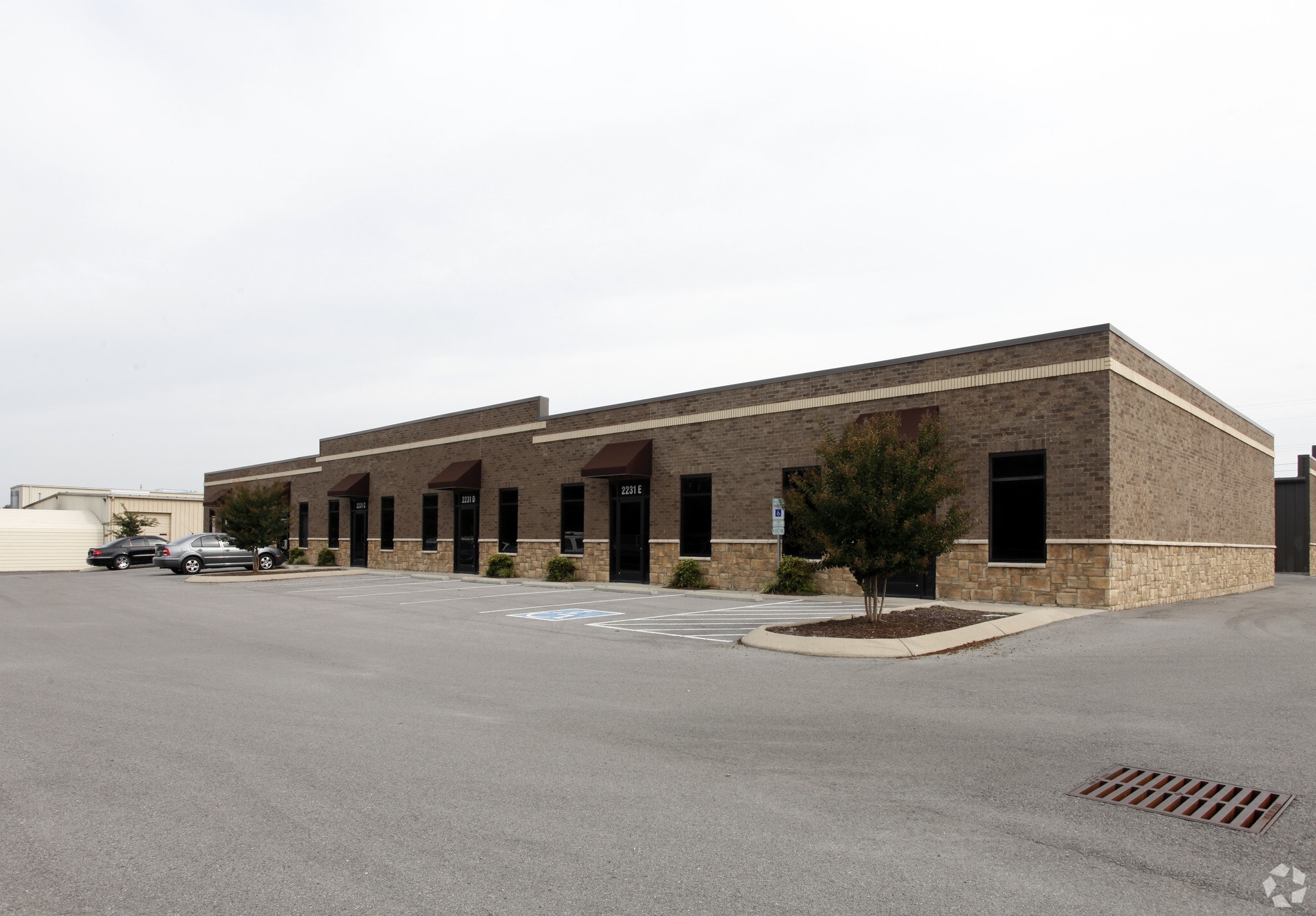 2231 NW Broad St, Murfreesboro, TN for lease Primary Photo- Image 1 of 12