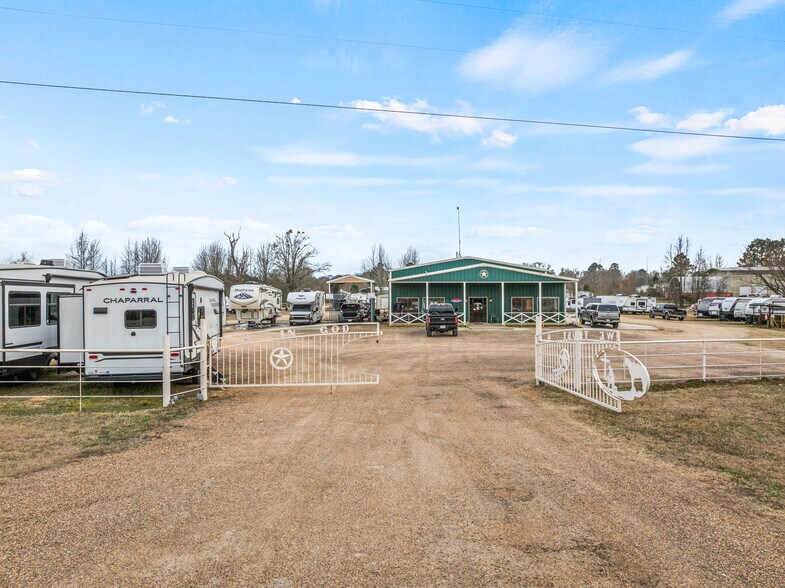 1242 Loop 179, Pittsburg, TX à vendre - Photo du bâtiment - Image 2 de 28