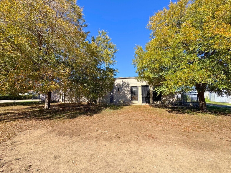 3311 Roselawn Rd, San Antonio, TX for sale - Building Photo - Image 2 of 9