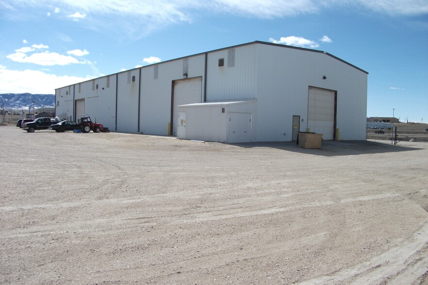 187 Gusher st, Evansville, WY for lease - Building Photo - Image 2 of 5