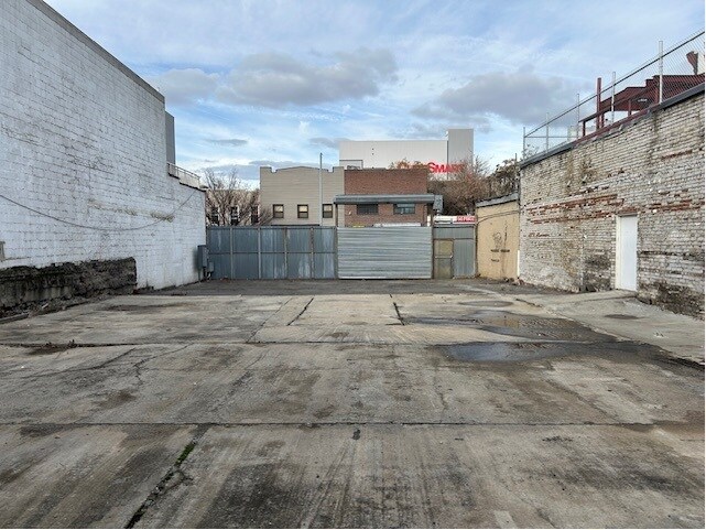 22 Grattan St, Brooklyn, NY à vendre - Photo du bâtiment - Image 2 de 6