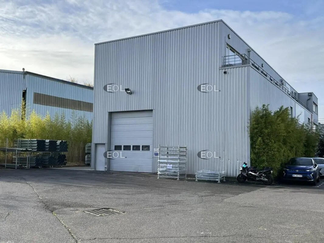 Flex in Nanterre for lease Building Photo- Image 1 of 12