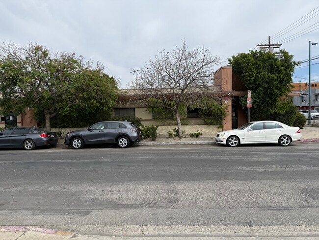 More details for 10843 Magnolia Blvd, North Hollywood, CA - Medical for Lease