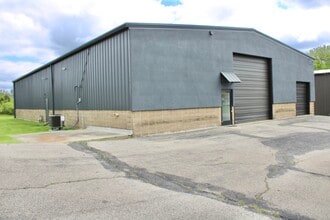 440 Conover Dr, Franklin, OH for lease Building Photo- Image 2 of 9