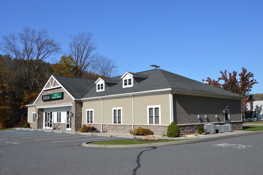 870 Gordon Nagle Trl, Pottsville, PA à vendre - Photo du bâtiment - Image 3 de 12