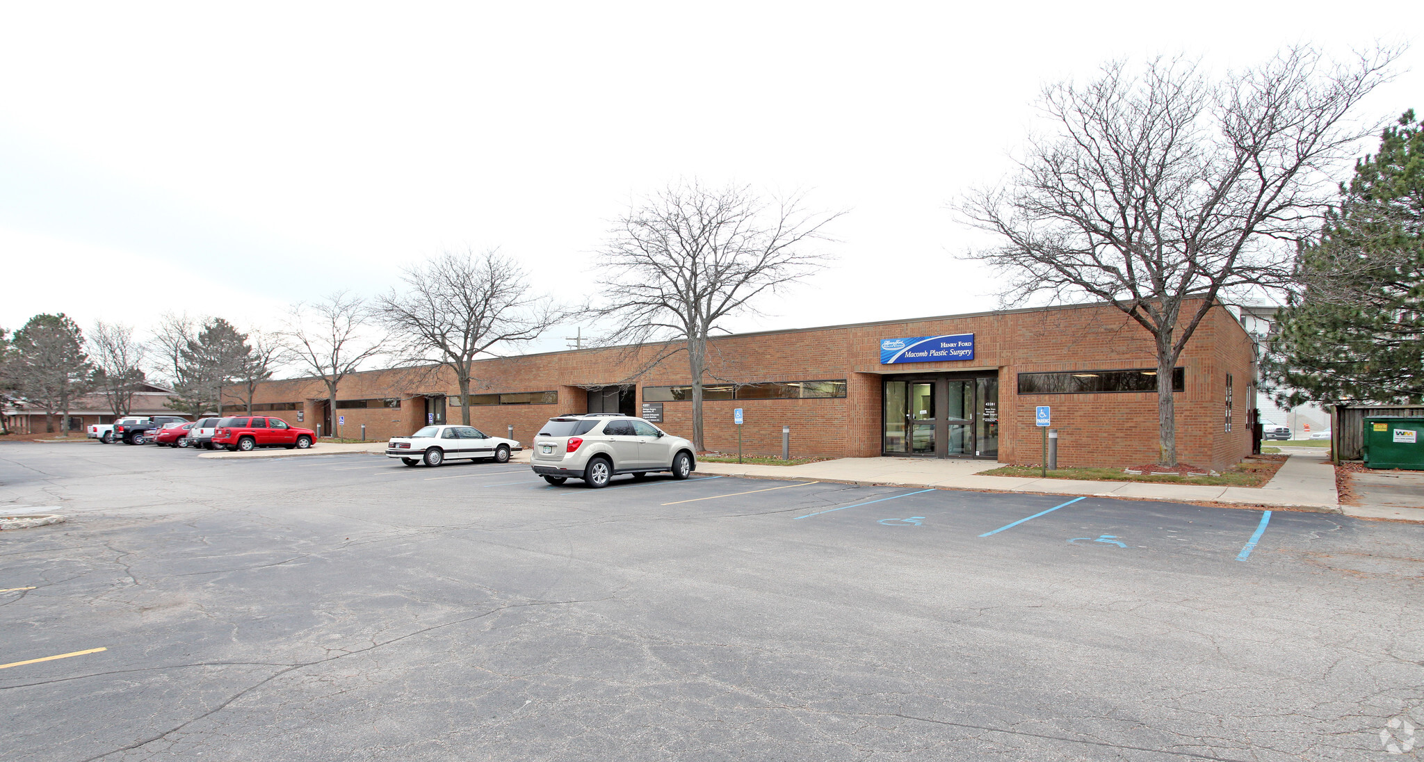 43201-43281 Commons Dr, Clinton Township, MI for sale Primary Photo- Image 1 of 1