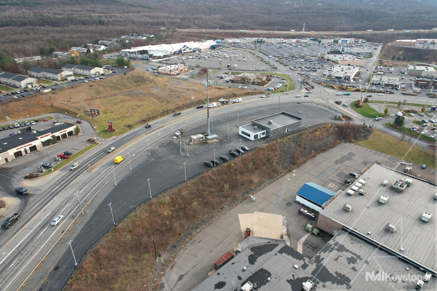 290 Mundy St, Wilkes Barre Township, PA for sale - Primary Photo - Image 1 of 34