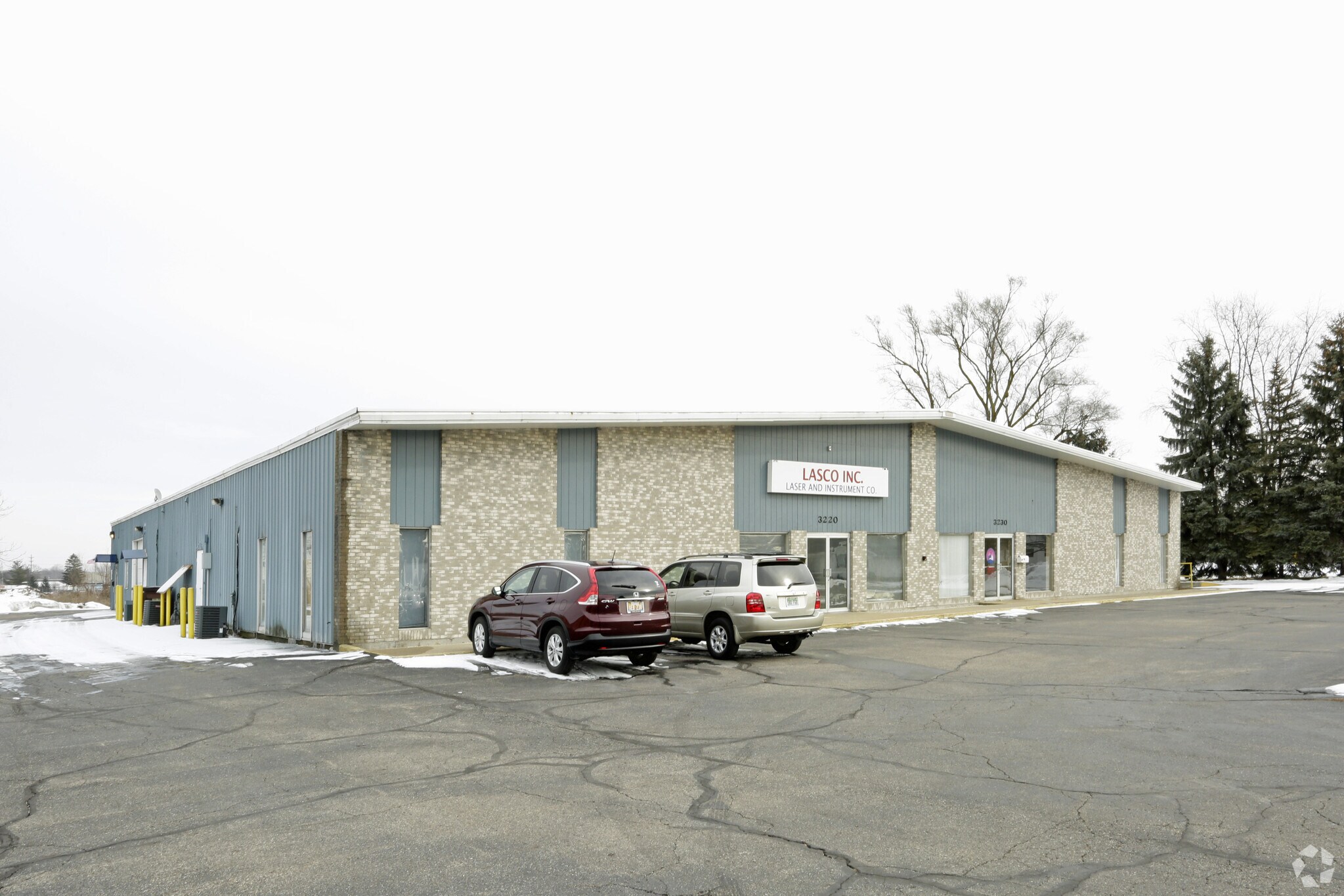 3220-3230 Jefferson Ave SE, Wyoming, MI à louer Photo principale- Image 1 de 5