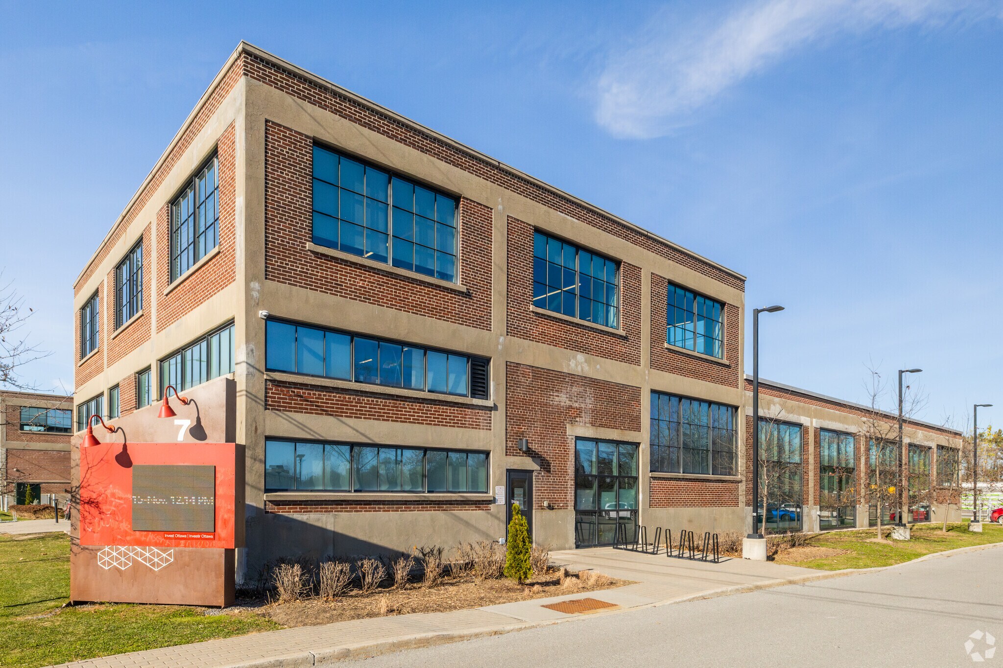 7 Bayview Station Rd, Ottawa, ON à louer Photo principale- Image 1 de 4