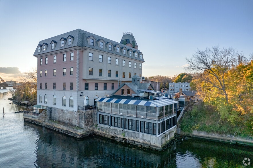 4 Richmond Sq, Providence, RI à louer - Photo du bâtiment - Image 3 de 9