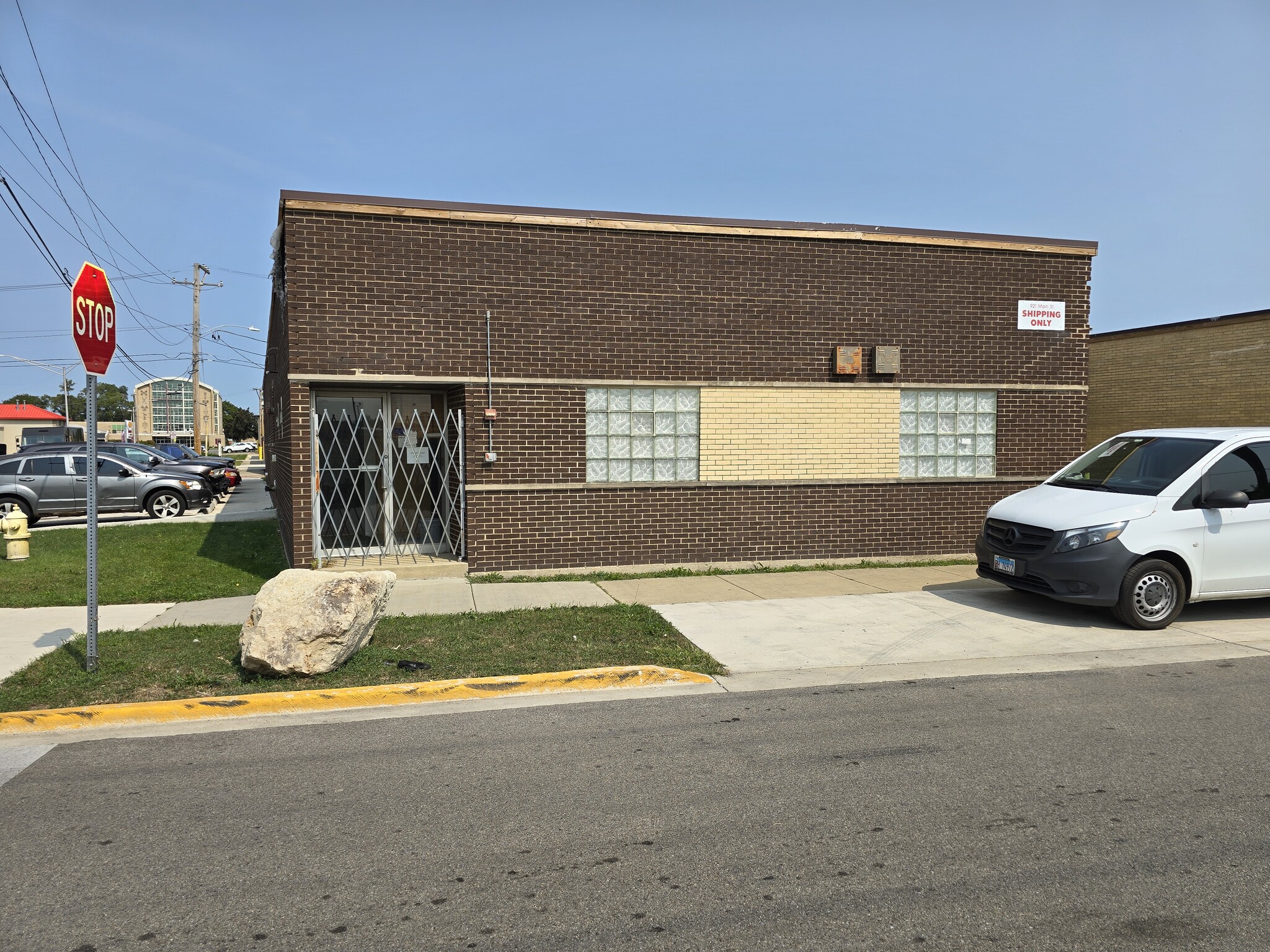 921 Main St, Melrose Park, IL for lease Building Photo- Image 1 of 9