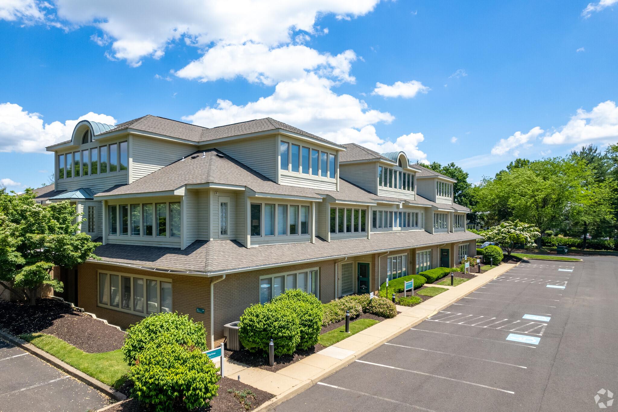 333 N Oxford Valley Rd, Fairless Hills, PA for sale Primary Photo- Image 1 of 1