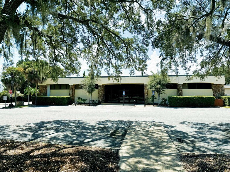 2801 S Bay St, Eustis, FL à louer - Photo principale - Image 1 de 14