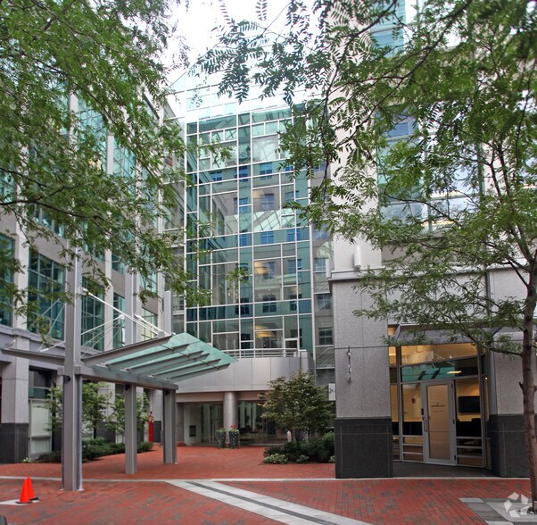 1 Kendall Sq, Cambridge, MA for lease - Building Photo - Image 2 of 3
