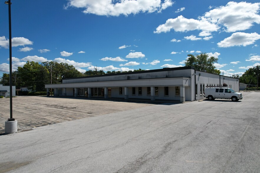 7101 W 111th St, Worth, IL for sale - Primary Photo - Image 1 of 2