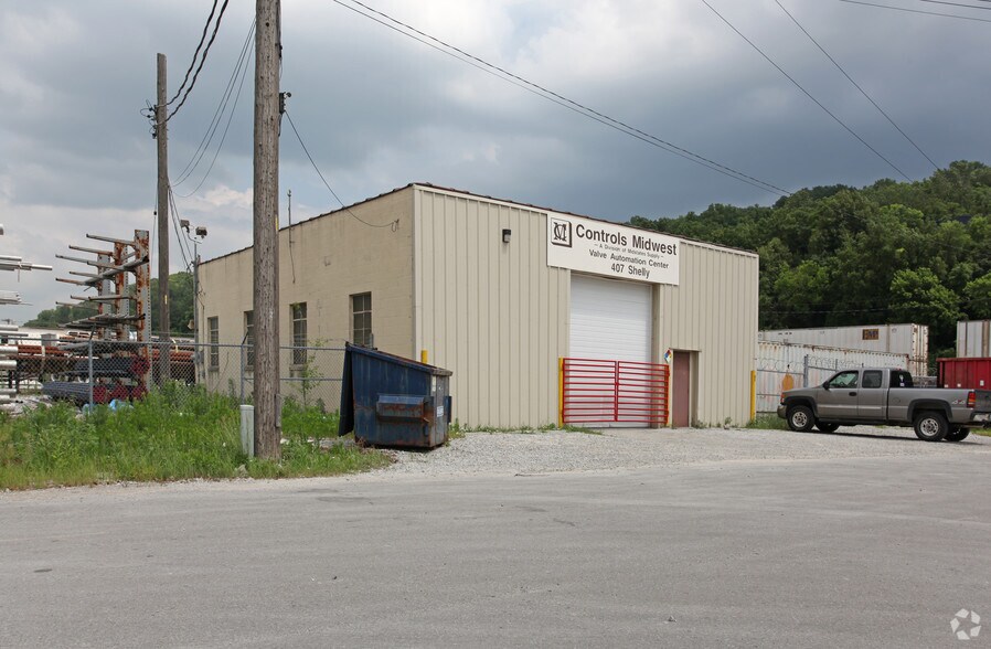1745 Guinotte Ave, Kansas City, MO for lease - Primary Photo - Image 1 of 2