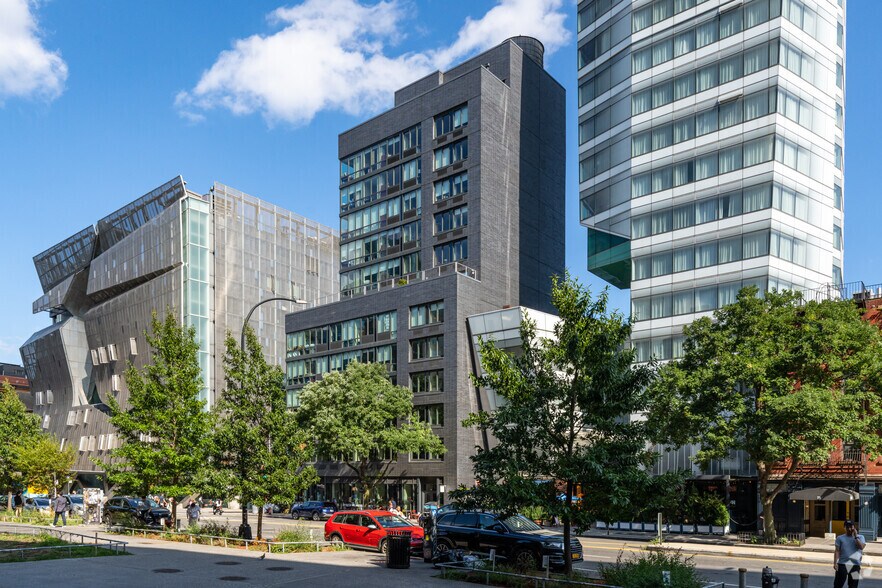 37 Cooper Sq, New York, NY for lease - Building Photo - Image 2 of 4