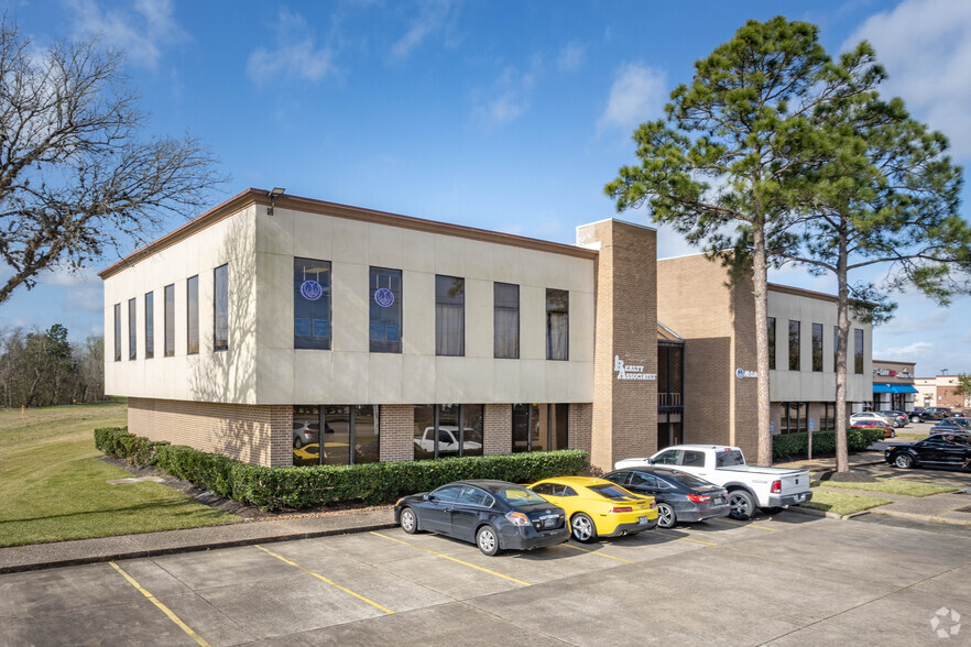 1506 E Broadway St, Pearland, TX for lease - Building Photo - Image 1 of 6