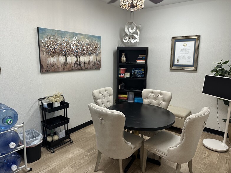 715 S 8th St, Rogers, AR for lease - Interior Photo - Image 3 of 7