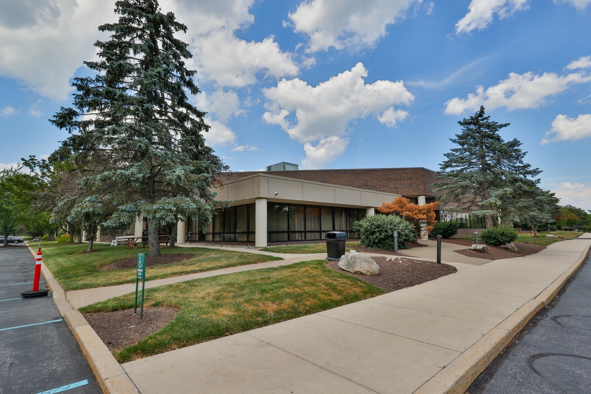 1560 Valley Center Pky, Bethlehem, PA for lease Building Photo- Image 1 of 5