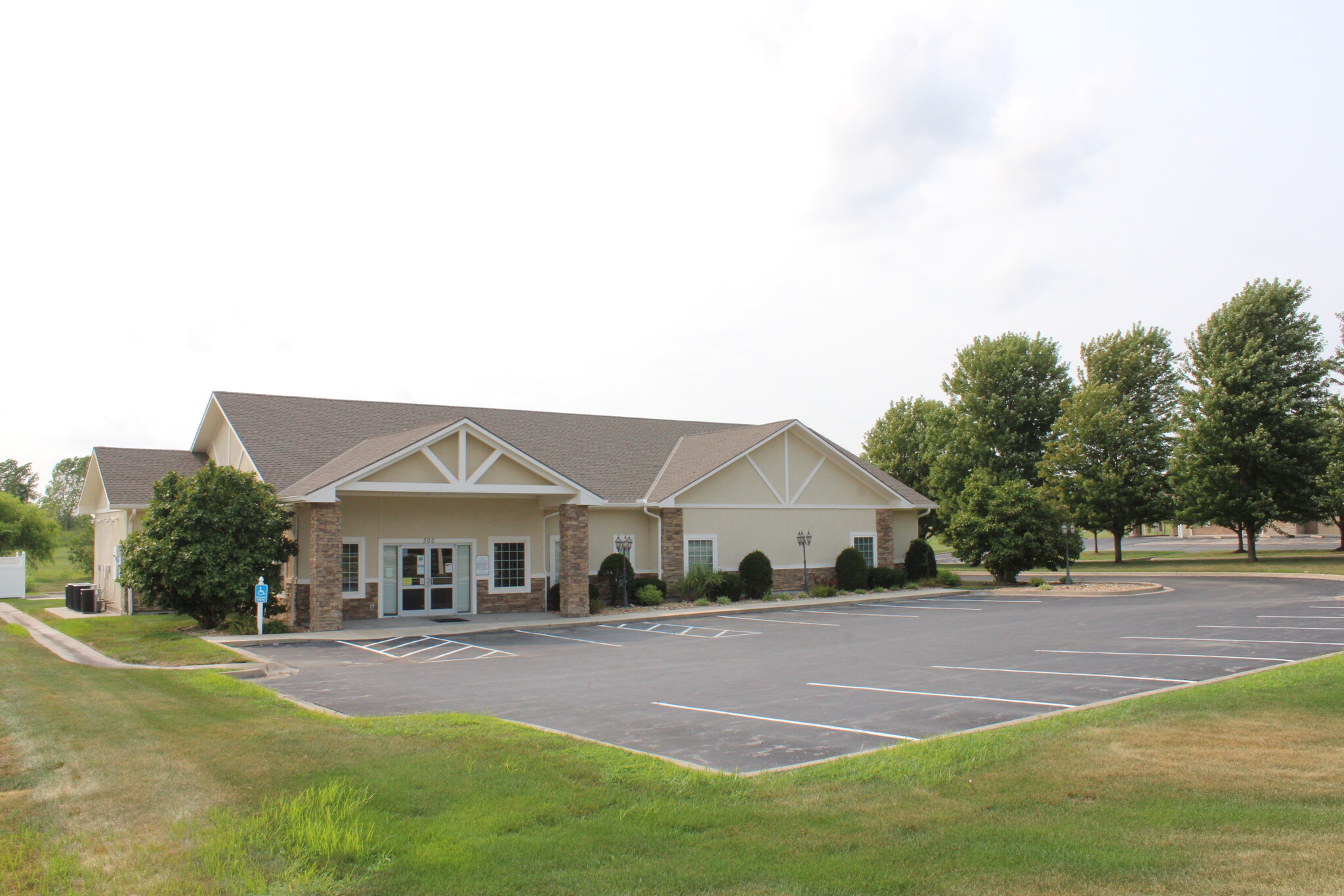 300 S Main St, Peculiar, MO for sale Building Photo- Image 1 of 1