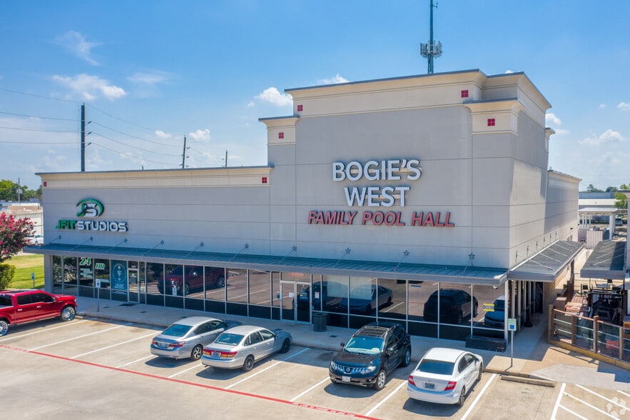 9606-9638 Jones Rd, Houston, TX for lease - Building Photo - Image 3 of 8