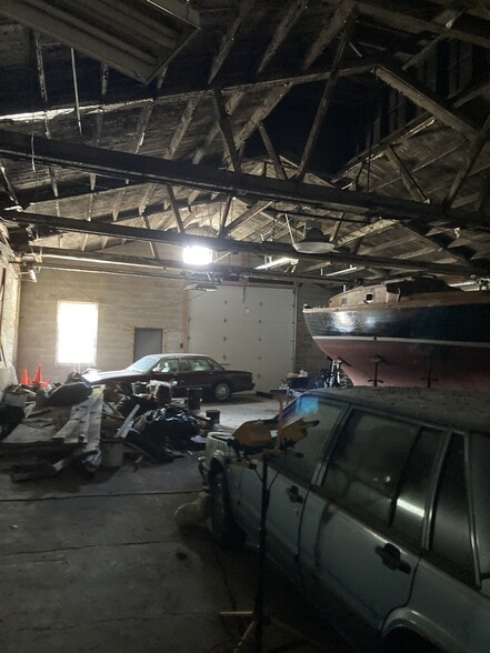 13210 S Olde Western Ave, Blue Island, IL for lease - Interior Photo - Image 2 of 15