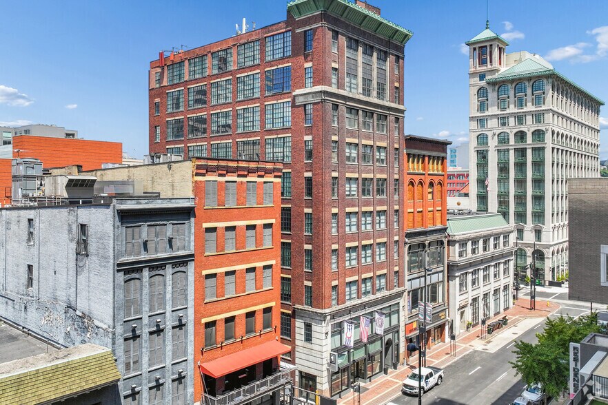 126 E 6th St, Cincinnati, OH for lease - Building Photo - Image 1 of 1