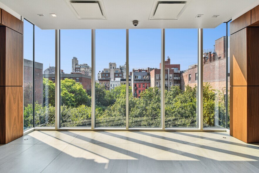 210 Elizabeth St, New York, NY à louer - Photo du bâtiment - Image 3 de 15