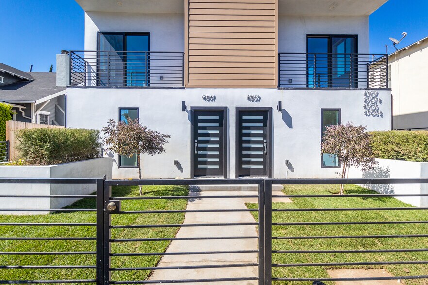 4505 18th, Los Angeles, CA à vendre - Photo du bâtiment - Image 2 de 46