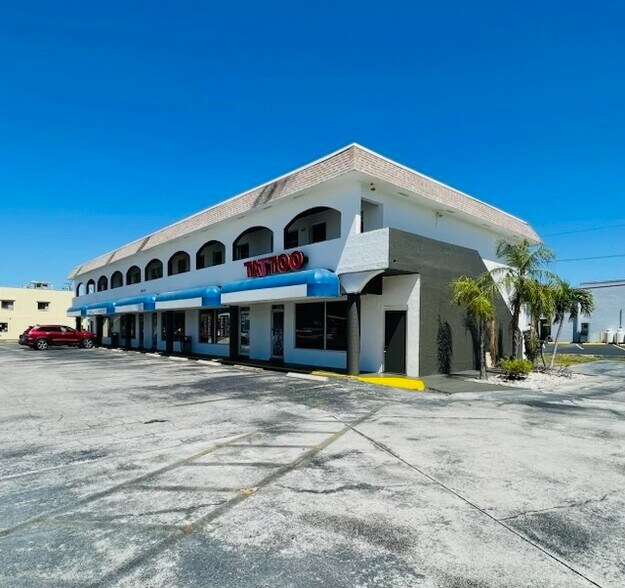3937-3957 Broadway Ave, Fort Myers, FL à vendre - Photo du bâtiment - Image 2 de 41
