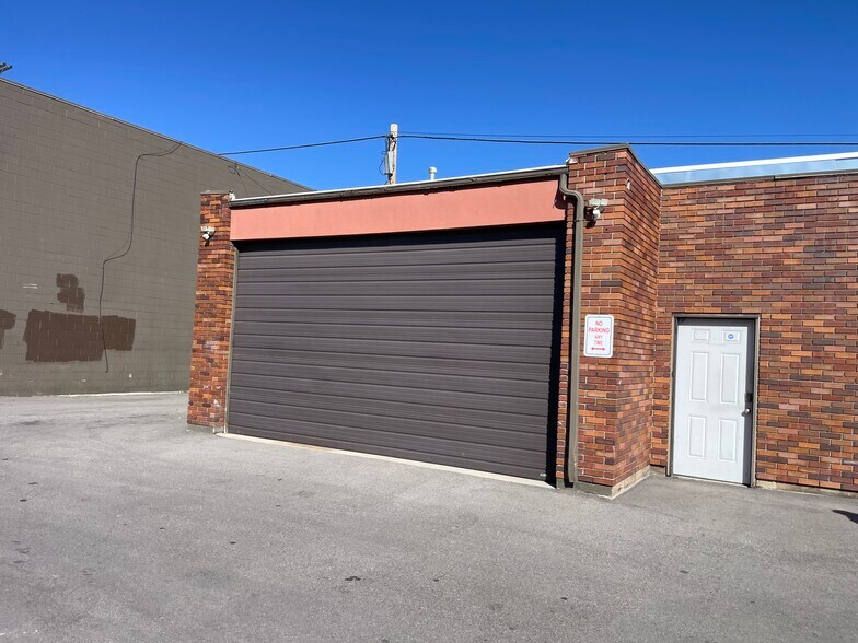 1063-1065 E 3300 S, Salt Lake City, UT à louer - Photo du bâtiment - Image 3 de 11