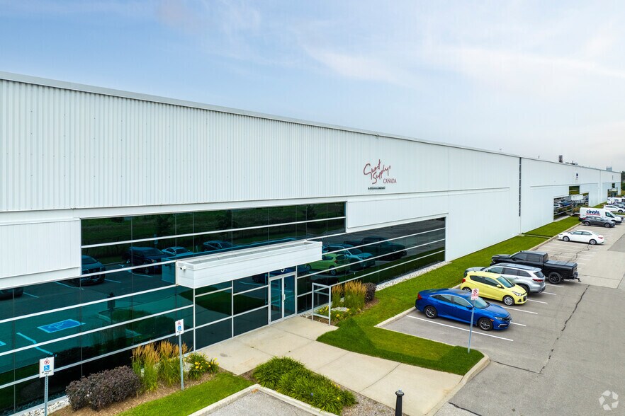 570 Matheson Blvd E, Mississauga, ON à louer - Photo du bâtiment - Image 3 de 5