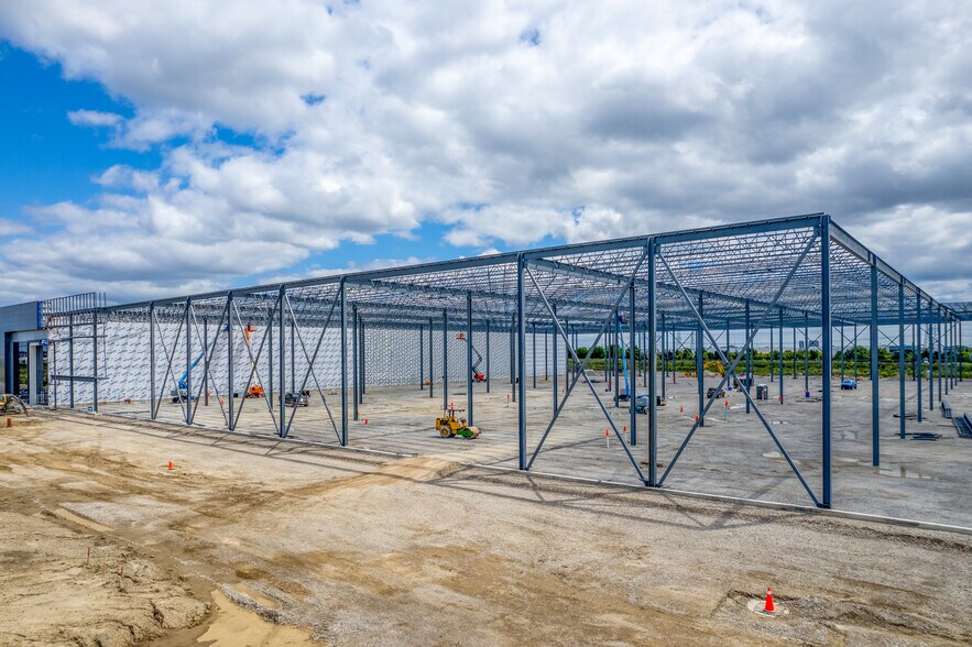 850 Gibraltar Rd, Vaughan, ON à louer - Photo de construction - Image 3 de 5