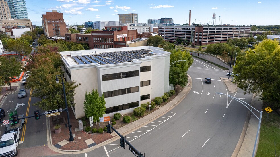 433 W Main St, Durham, NC à louer - Photo du bâtiment - Image 3 de 14