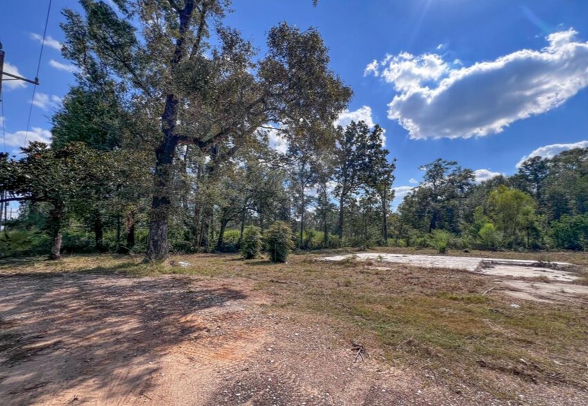 24450 FM 2090 Rd, Splendora, TX for sale - Primary Photo - Image 1 of 2