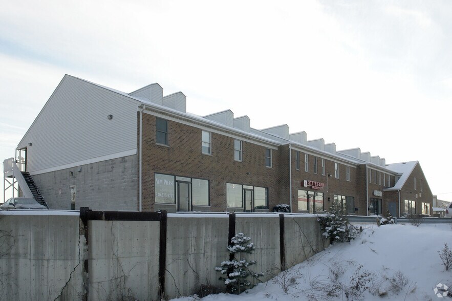 1187 N Farnsworth Ave, Aurora, IL à louer - Photo du bâtiment - Image 2 de 9