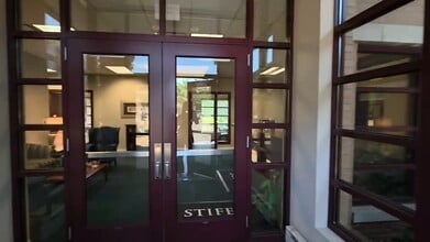 8555 Executive Woods Dr, Lincoln, NE à louer - Vidéo sur l’inscription commerciale