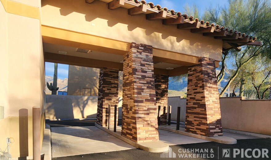 11625 N Oracle Rd, Oro Valley, AZ à louer - Photo du bâtiment - Image 2 de 4