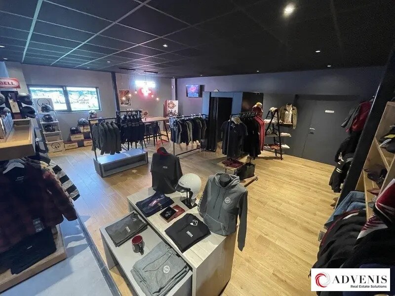 Flex in Mérignac for lease Interior Photo- Image 1 of 11