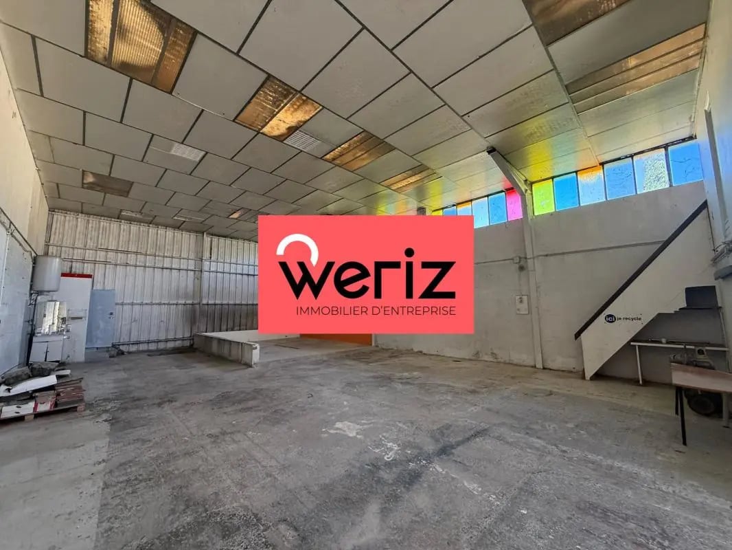 Industrial in Aix-en-Provence for lease Building Photo- Image 1 of 8