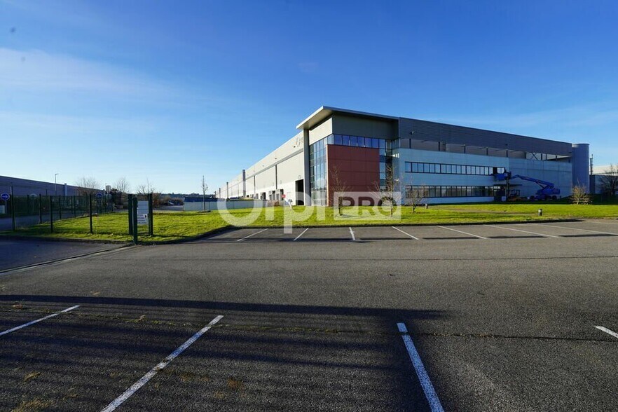 45 Rue Du Santoyon, Saint-Quentin-Fallavier for lease - Building Photo - Image 2 of 10