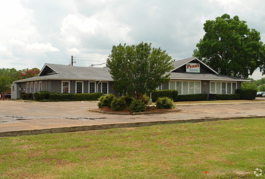 2085 Lakeland Dr, Jackson, MS for sale - Primary Photo - Image 1 of 1