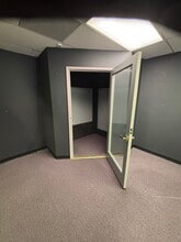 1612 W Olive Ave, Burbank, CA for lease Interior Photo- Image 2 of 29