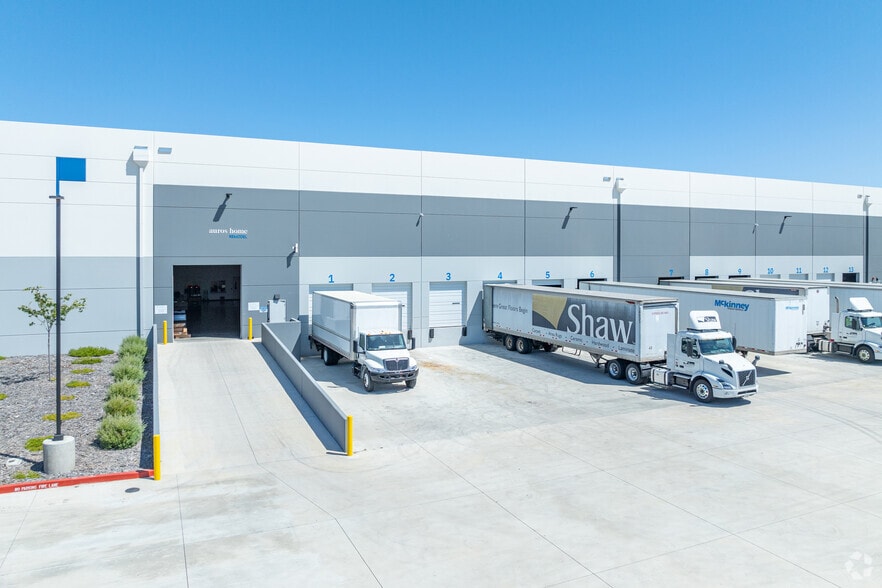 2921 Ramco St, West Sacramento, CA for lease - Building Photo - Image 2 of 8