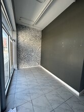 7126 N Ridge Blvd, Chicago, IL for lease Interior Photo- Image 1 of 16